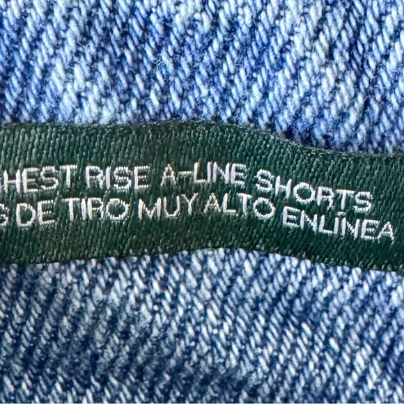 Wild Fable Highest Rise A-line Pleated Medium Wash Denim Shorts 4” Inseam Sz 16 - Picture 7 of 10